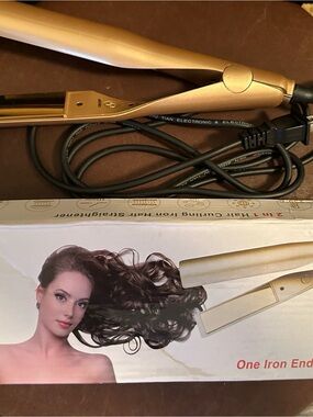 Gold Hair Straightener & Curling Iron - Versatile Styling Tool  Open Unused